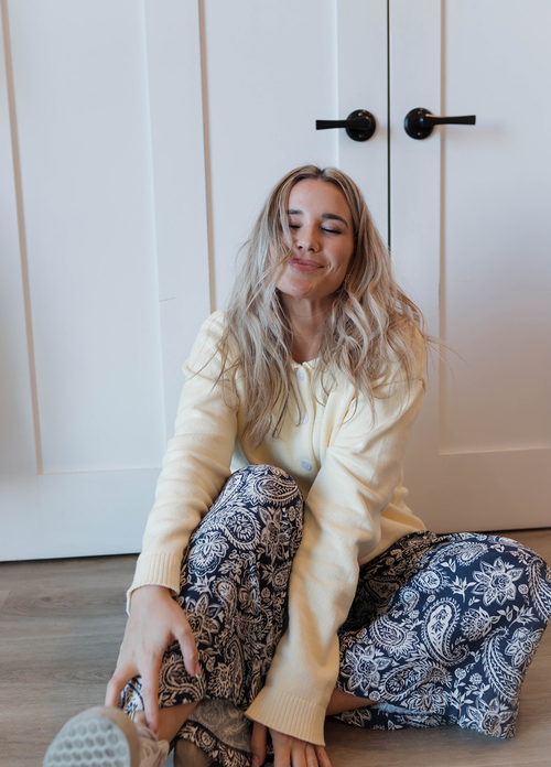 Raw Edge Neckline Button-up Cardigan