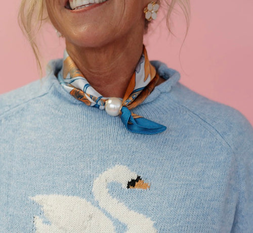 Scarf w/Pearl Necklace Magnetic